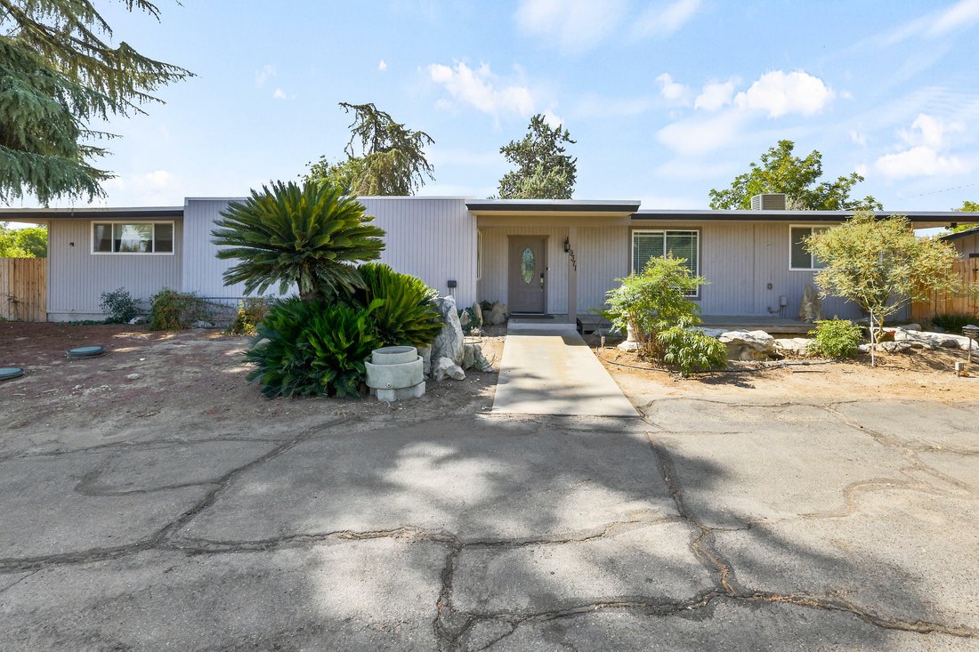 3 Bedrooms Single Family Attached In Reedley, California, United States