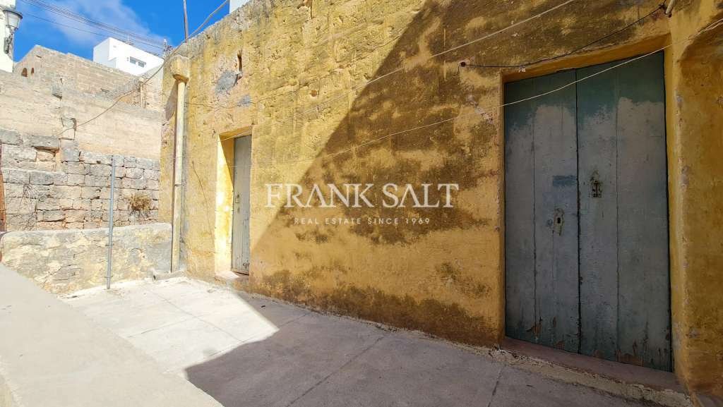 Mellieha, Unconverted House Of Character In Mellieha, Malta For Sale