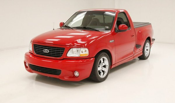 2001 Ford F150 SVT Lightning (12150122)