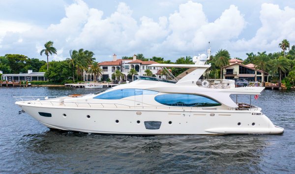 Yachts - 23 Azimut for sale on JamesEdition