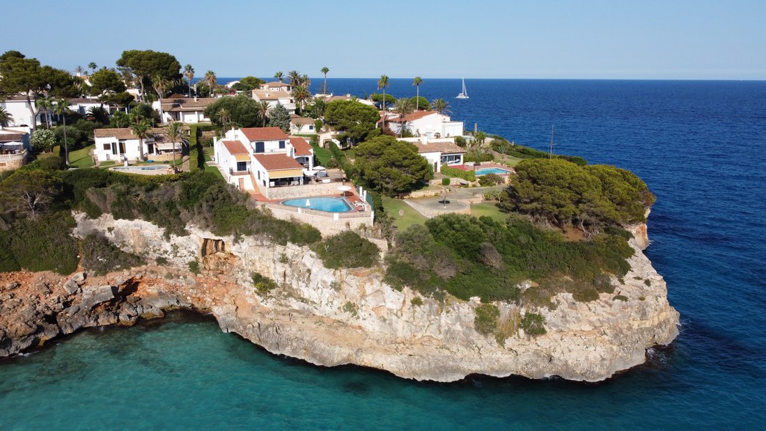 Magnificent Mallorquian Frontline Villa Over Cala In Cala Anguila