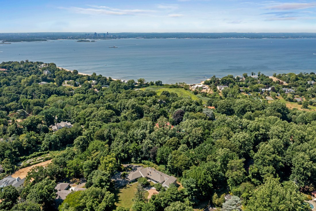 House in Port Washington, New York, United States 1 - 12151730