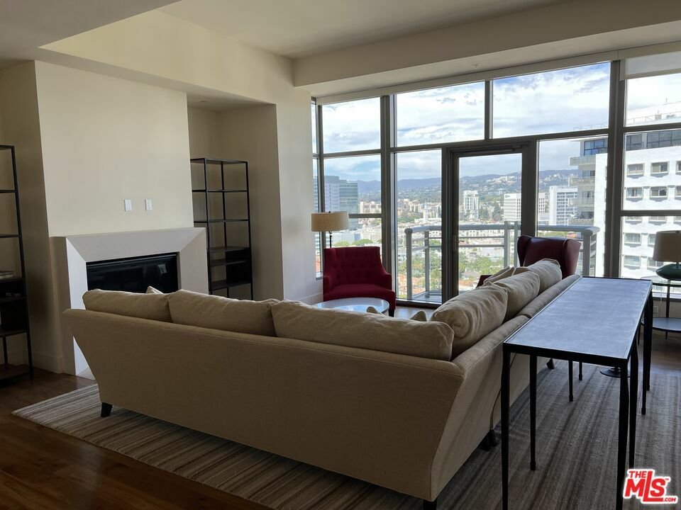 Condo Los Angeles In Los Angeles, California, United States For Sale