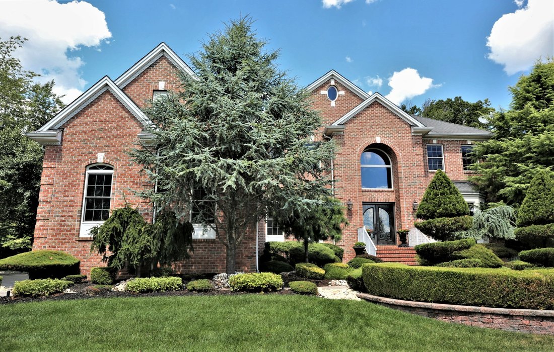 4 Bedrooms Single Family Detached In Monroe Township, New Jersey