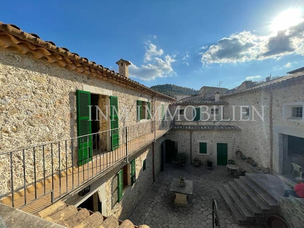 Estate in Mancor de la Vall, Balearic Islands, Spain 1 - 12155753