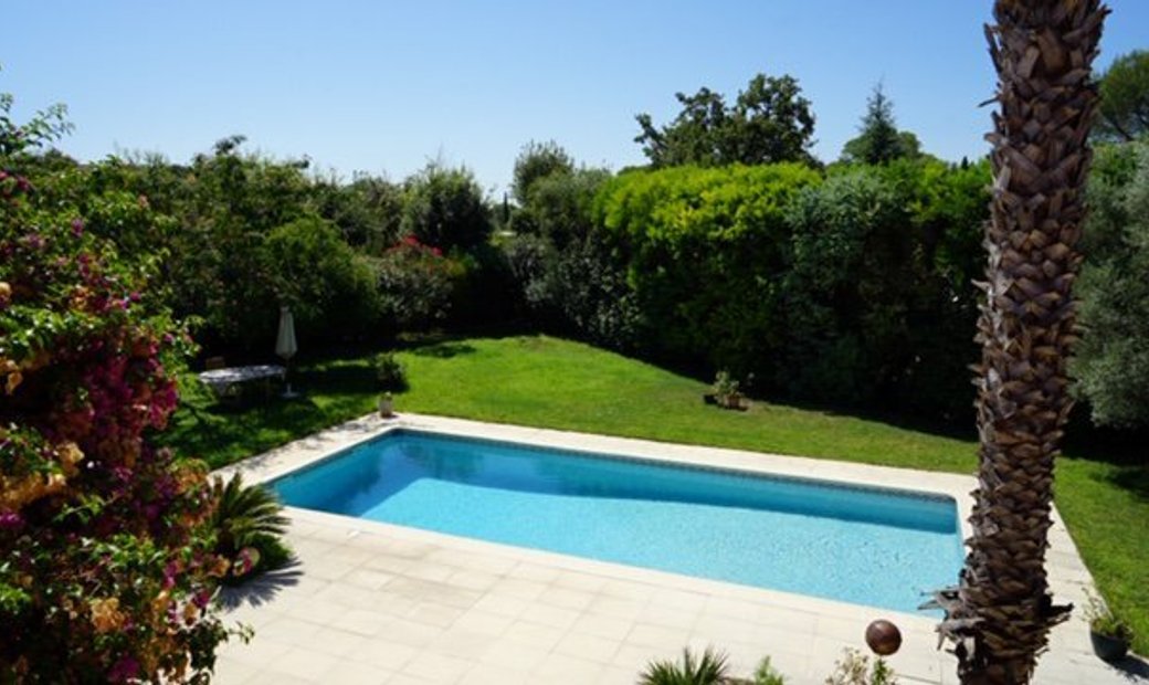 Fréjus House In Fréjus, Provence Alpes Côte D'azur, France For Sale