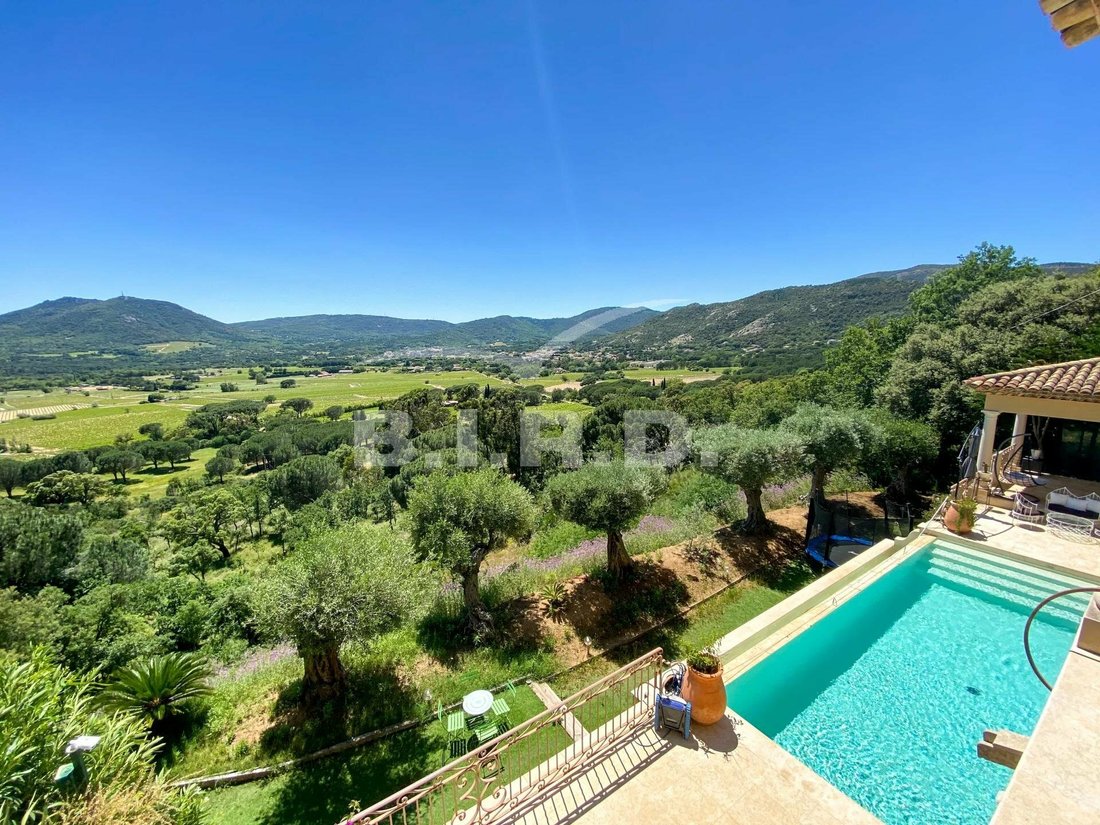 Propriété Avec Vue Dans Le Plan De La Tour, Provence Alpes Côte D'azur