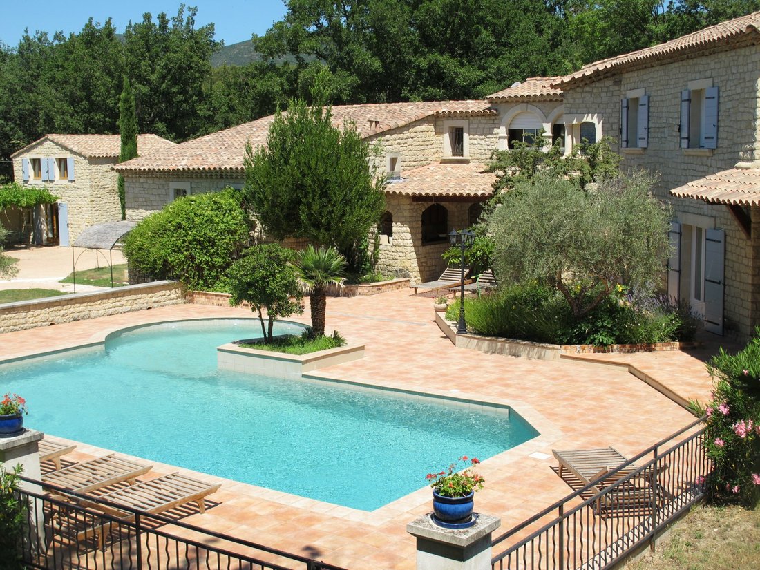 Property With Mansion And Gites In Lauris, Provence Alpes Côte D'azur