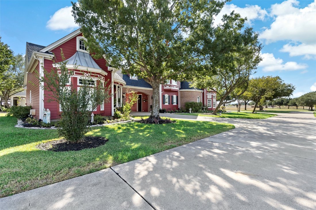 4 Bedrooms Single Family Detached In Wixon Valley, Texas, United States