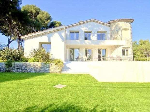 Villa in Antibes, Provence-Alpes-Côte d'Azur, France 1