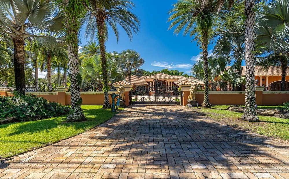 Lujo casas en venta en Miami, Florida | JamesEdition
