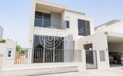 Villa in Dubai, Dubai, United Arab Emirates 1