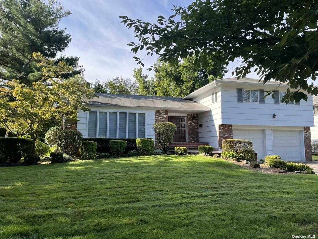 Searingtown,Ny,United States In Searingtown, New York, United States For Sale (12180240)