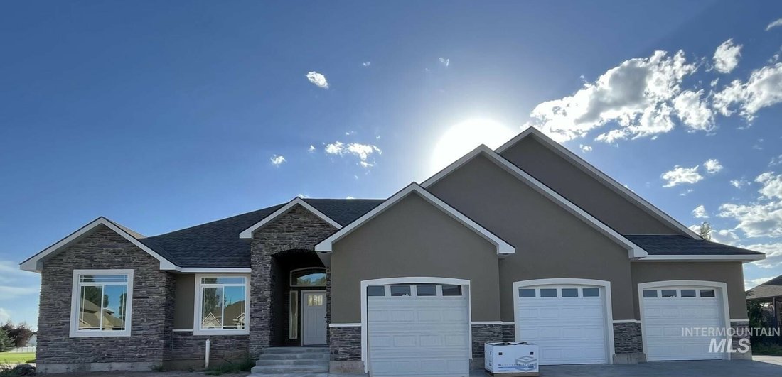 6 Bedrooms Single Family Detached In Idaho Falls, Idaho, United States