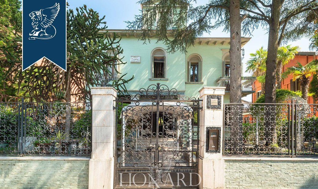 Beautiful Classical Villa In Venice's Lido In Lido, Italy For