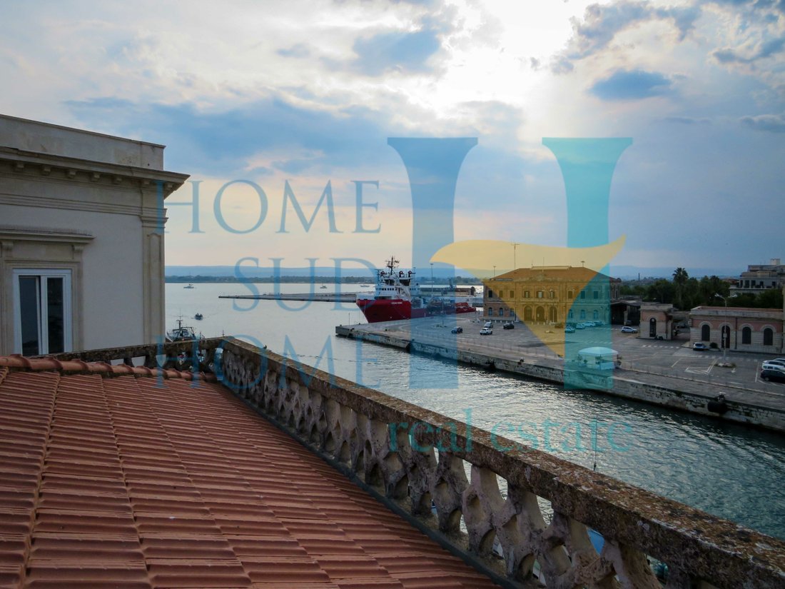 Palazzo Cassola Lucchetti Hsh 1285 2022 In Syracuse, Sicily, Italy