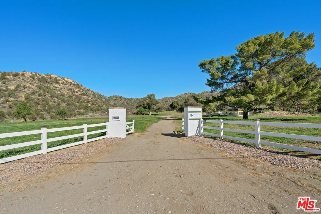 Land in Santa Clarita, California, United States 3 - 12184694