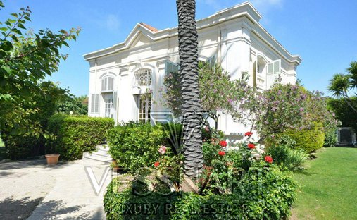 Villa in Les Cougoulins-Rastines, Antibes, France 1
