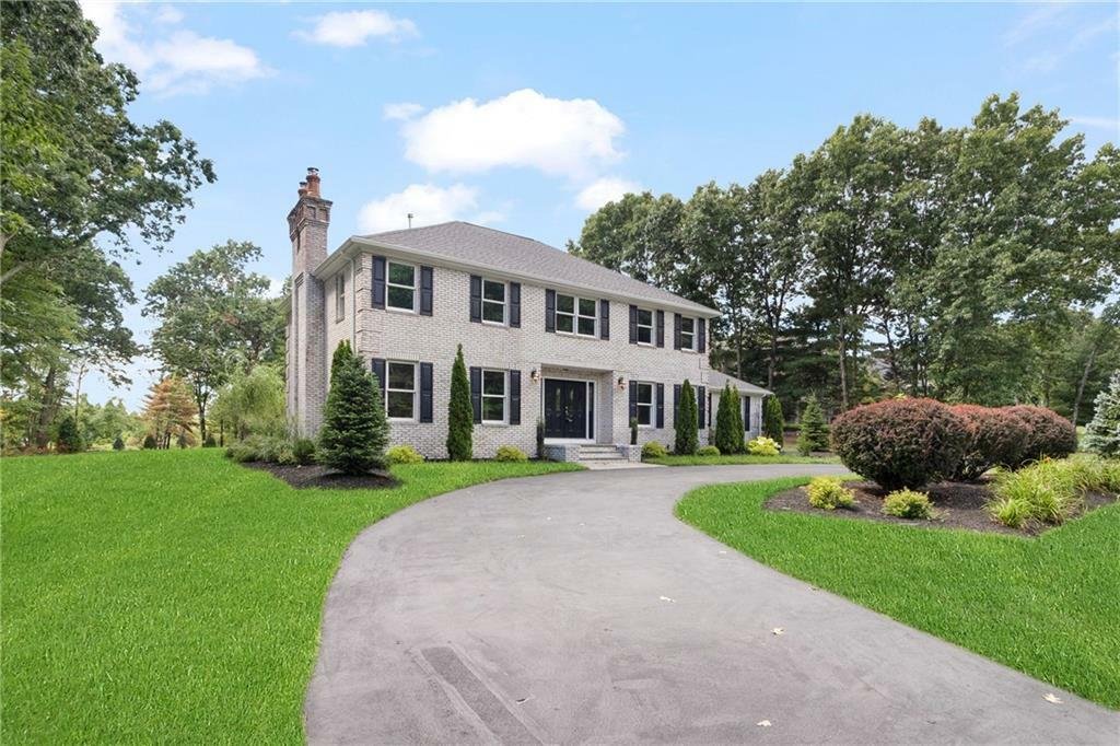 4 Bedrooms Single Family Detached Dans Lincoln, Rhode Island, états