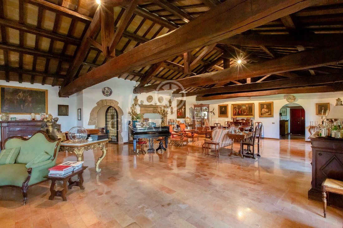 Estate in Spoleto, Umbria, Italy 2 - 12188729
