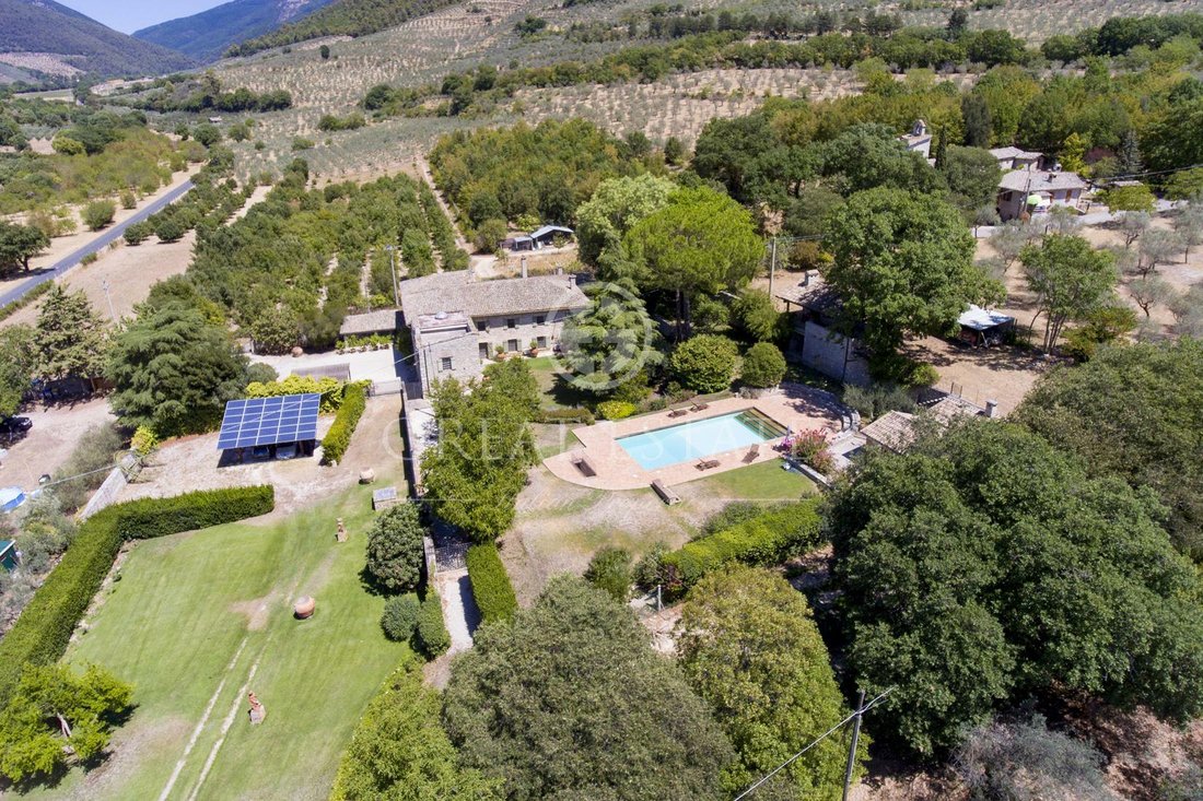Estate in Spoleto, Umbria, Italy 1 - 12188729