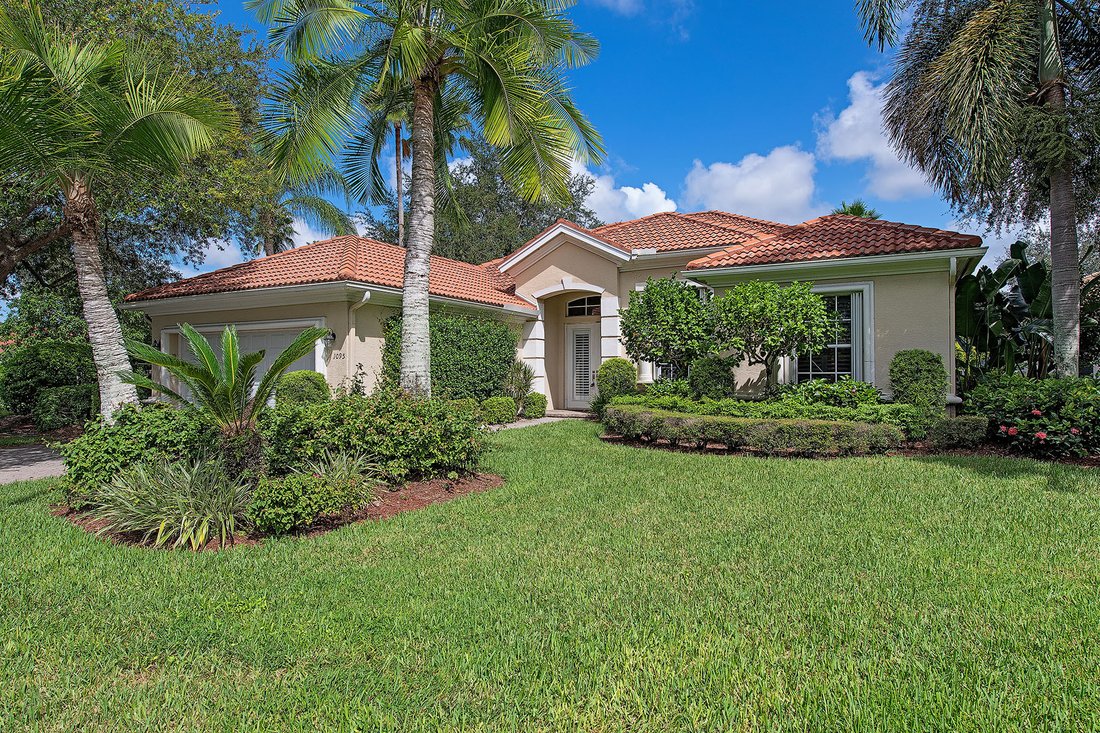 Viñas Augusta Falls En Naples, Florida, Estados Unidos En Venta (12189312)