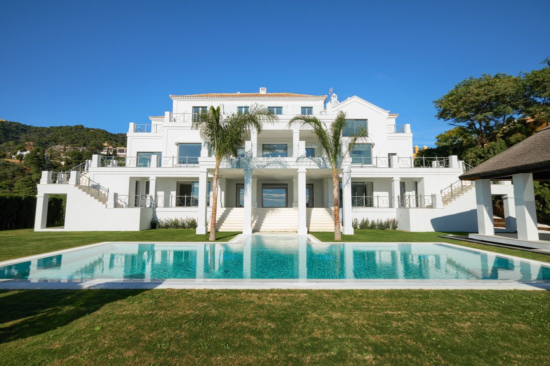 Villa in Benahavis, Andalusia, Spain 2 - 11647974