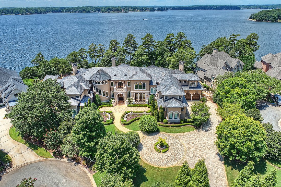 The Peninsula In Cornelius, North Carolina, United States For Sale