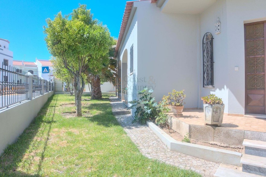 Villa in Loule (Sao Clemente), Algarve, Portugal 3 - 12189622
