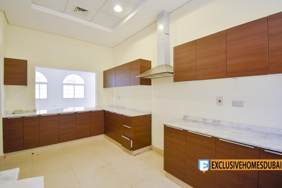 Custom 5 En Suite Beds Single Row In Dubai, Dubai, United Arab