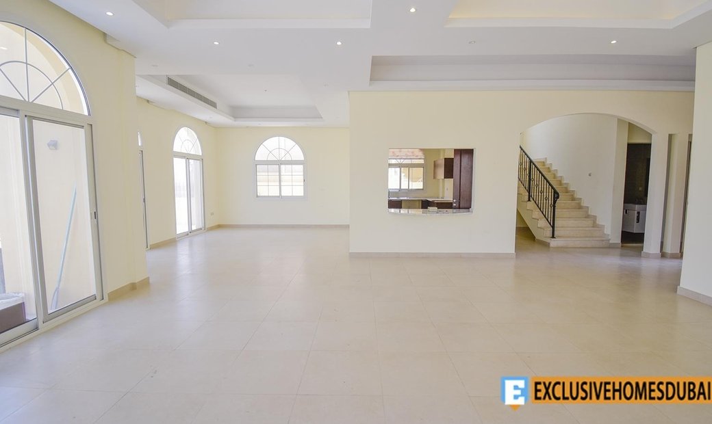 Custom 5 En Suite Beds Single Row In Dubai, Dubai, United Arab Emirates For Sale (12192660)