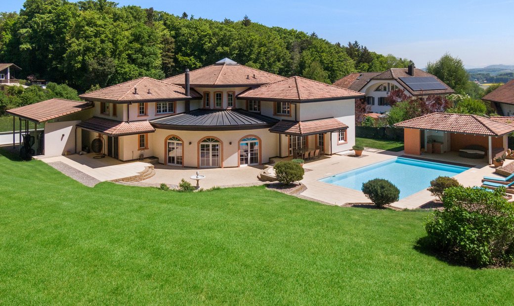 Superb Property In A Green Setting Near In La Sonnaz, Fribourg