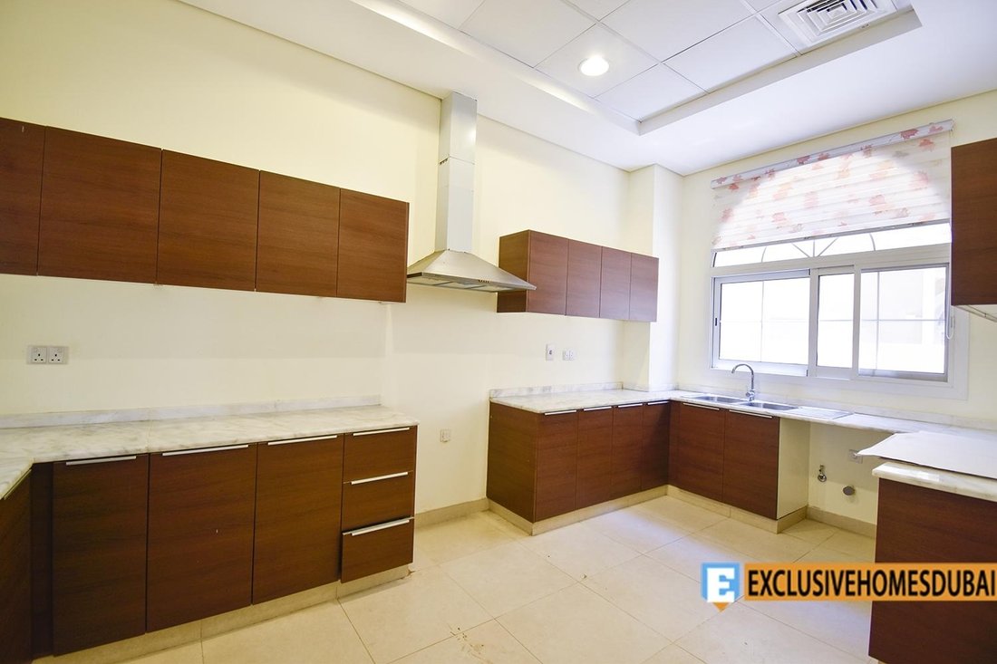 Custom 5 En Suite Beds Single Row In Dubai, Dubai, United Arab