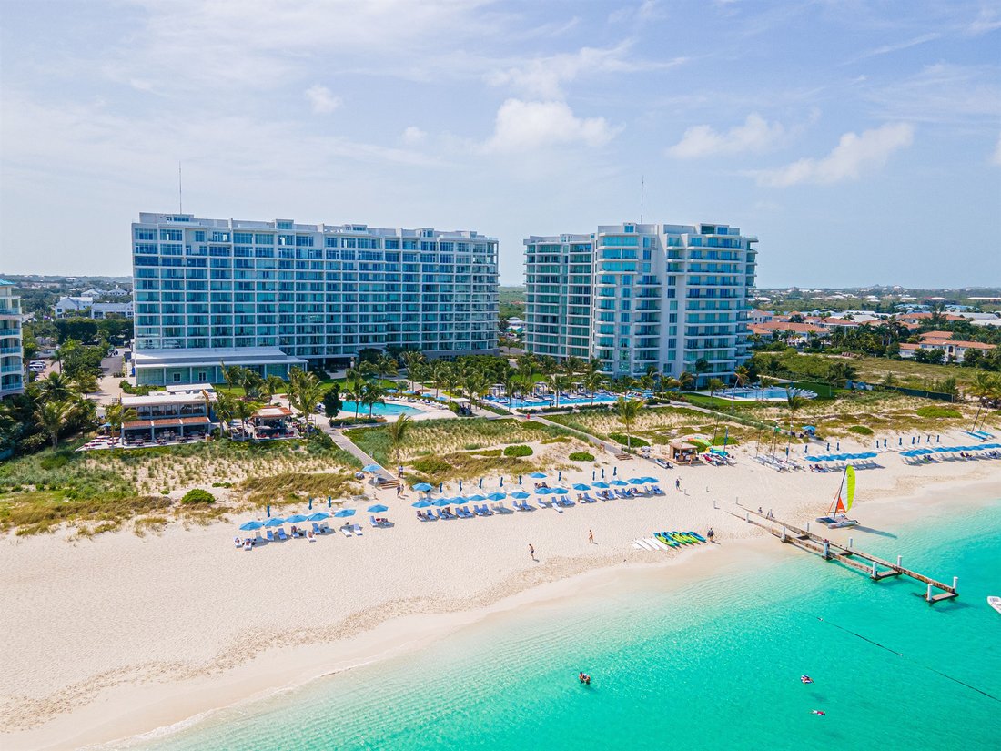 Tow A 9 C Ritz Carlton Dans Grace Bay, Caicos Islands, îles Turks Et ...