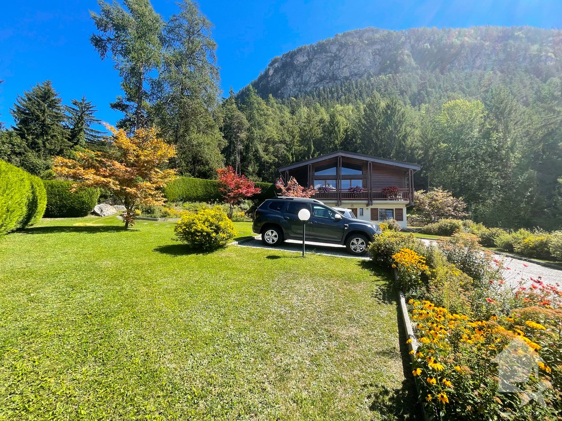 Charmant Chalet De 4,5 Pièces In Chalais, Valais, Switzerland For Sale ...