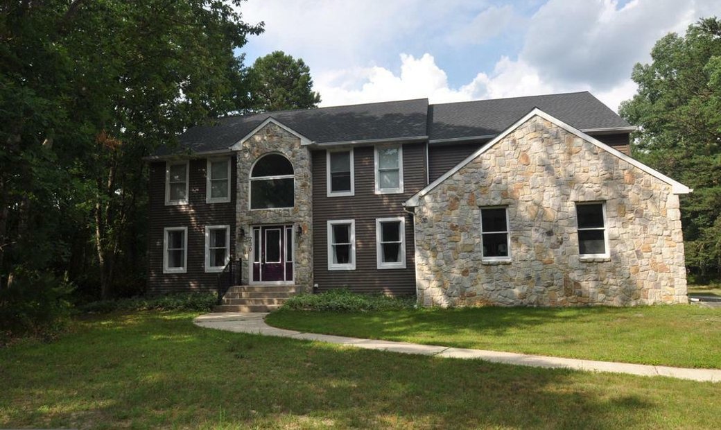 4 Bedrooms Single Family In Southampton Township, New Jersey, United