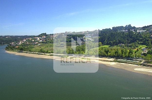 Land for sale in Vila Nova de Gaia, Portugal — €1,585,800