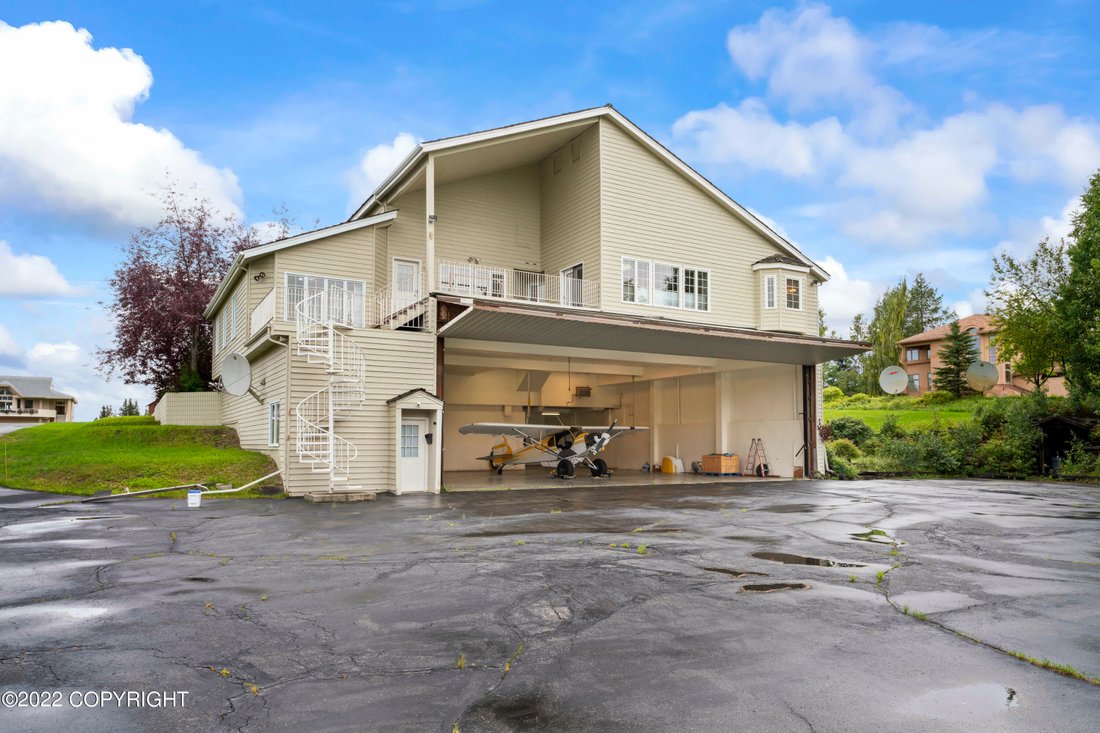 5 Bedrooms Single Family Detached In Anchorage, Alaska, United States