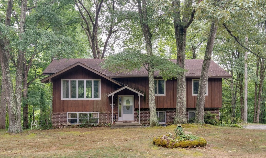 Single Family Winchester United In Estill Springs, Tennessee, United