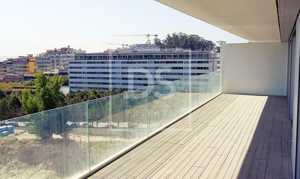 Porto Apartment In Porto, Porto District, Portugal For Sale (12195998)