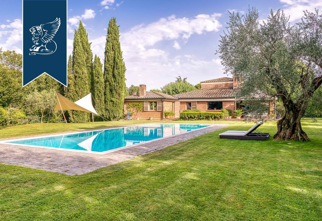 Stunning Villa With Pool In Rome's Olgiata Area In Rome, Lazio, Italy