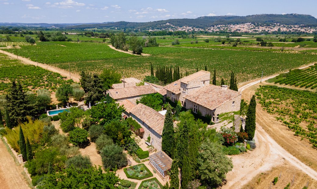 La Maison L'occitane En Laudun L'ardoise, Occitania, Francia En Venta