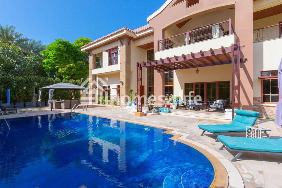 Luxurious 5 Br Mansion W/Pool In Jumeirah Islands, Dubai, United Arab