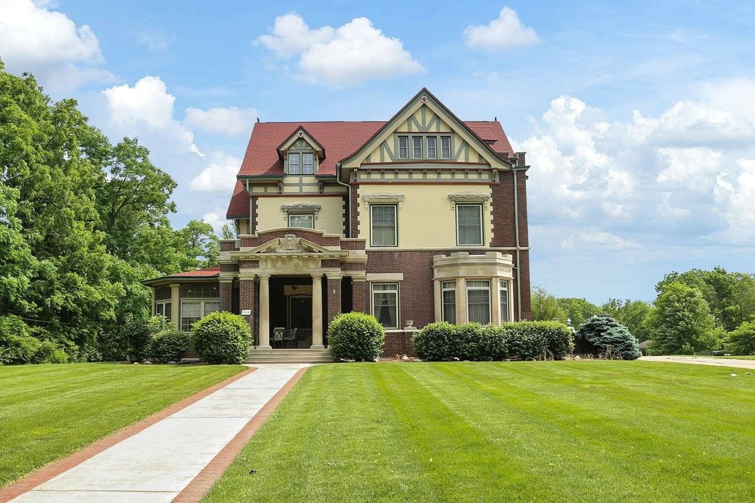 6 Bedrooms Single Family Detached In Lafayette, Indiana, United States