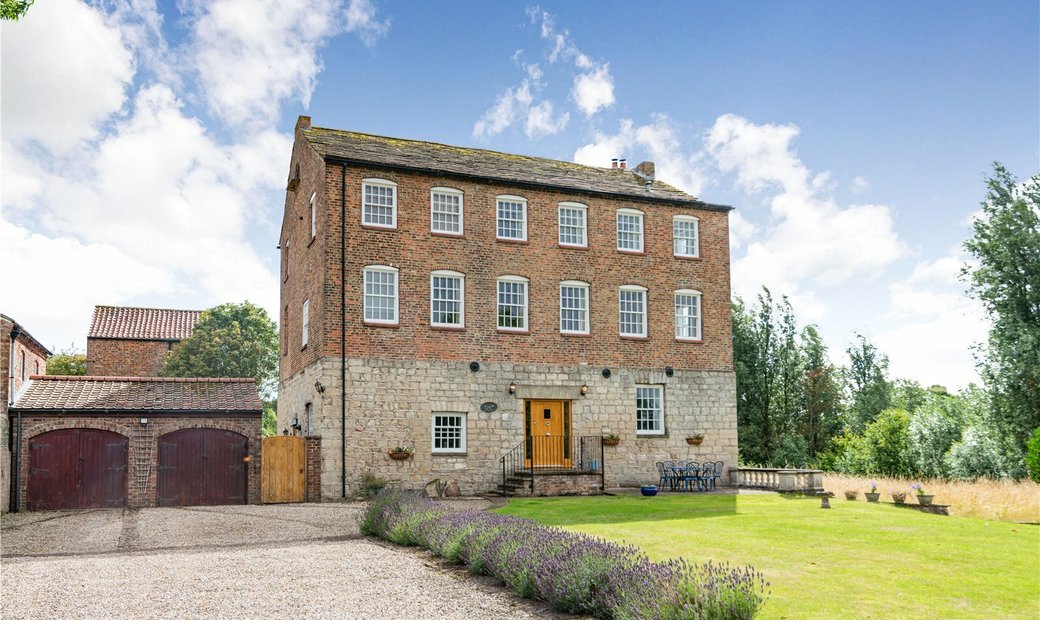 Impressively Modernized Former Corn Mill In Staveley, England, United