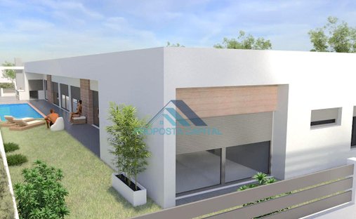 House in Azeitao (Sao Lourenco e Sao Simao), Setubal, Portugal 1