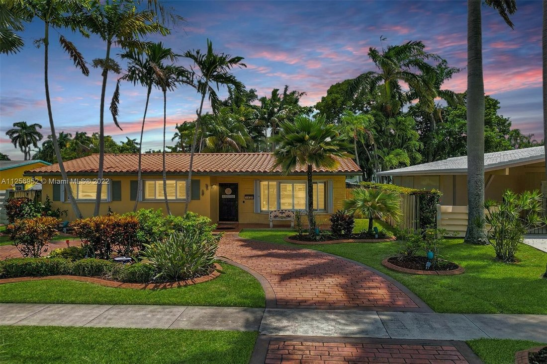 3 Bedrooms Single Family Detached In Hollywood, Florida, United States