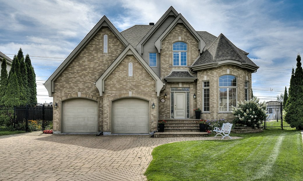 Kirkland (Qc) En Kirkland, Quebec, Canadá En Venta (12200355)