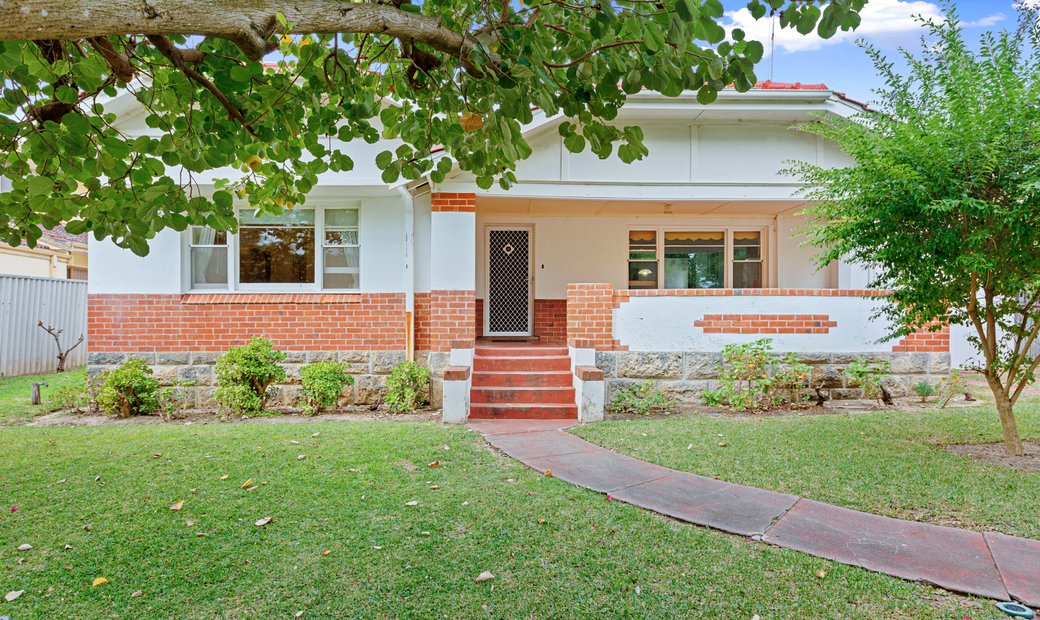 Much Loved Home In Perfect Position In Dalkeith, Western Australia