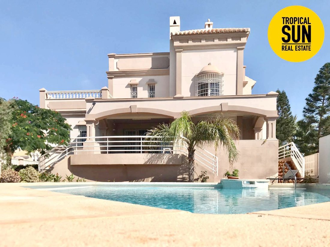 Roquetas De Mar Chalet In Roquetas De Mar, Andalusia, Spain For Sale